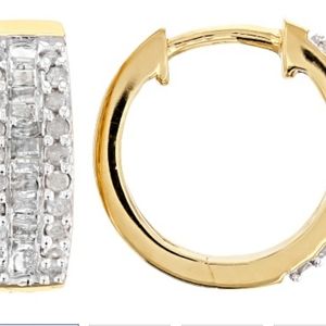 White Diamond.50ctw Huggies